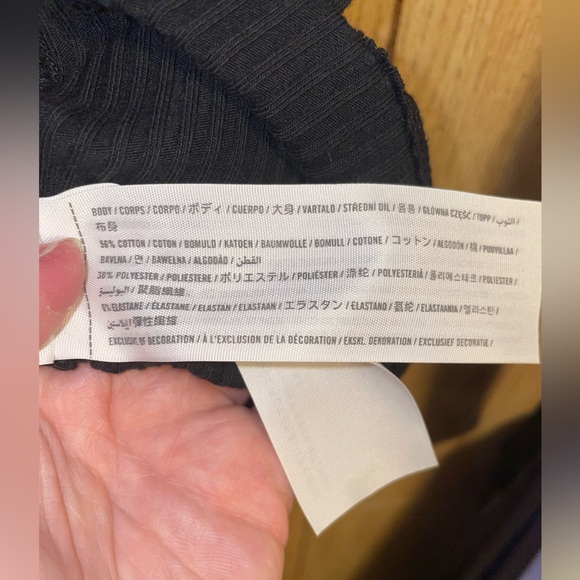 *NWOT* Hollister Small Black Ribbed Button Down Knot Tie Front Long Sleeve Top - Picture 9 of 9